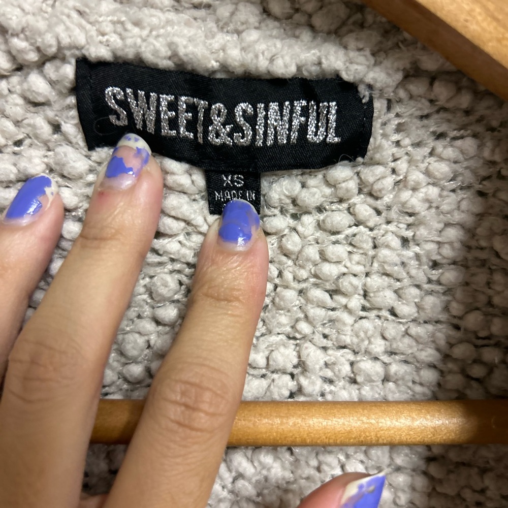 Thick Cardigan - Picture 3 of 4